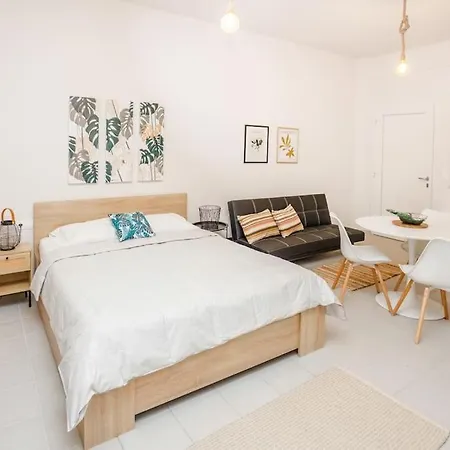 Aris Analipsi Apartamento *